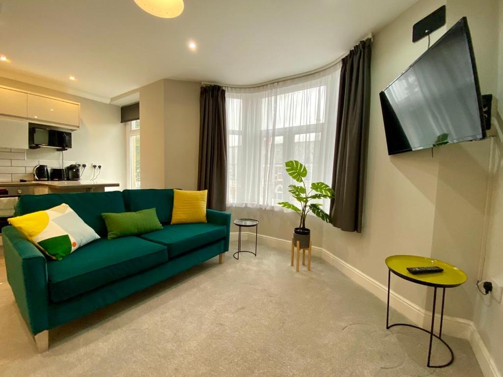 Stylish Modern Apartments Near Parks & Centre カーディフ エクステリア 写真